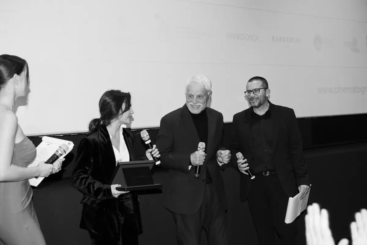 Aurora Giovinazzo consegna il premio Michele Placido - Foto Karen Di Paola