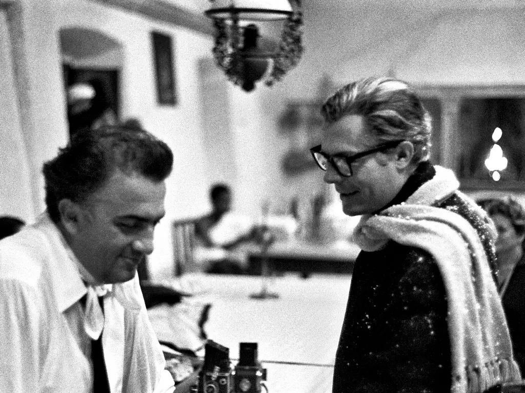 Federico Fellini e Marcello Mastroianni sul set di 8½