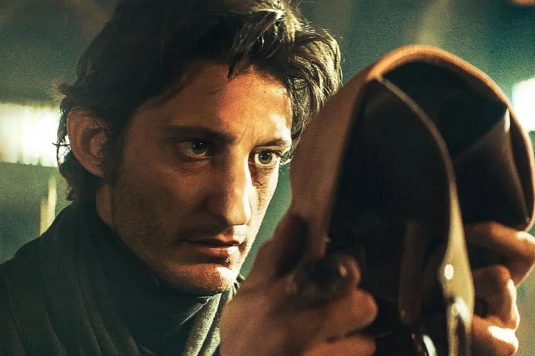 Pierre Niney in Il Conte di Montecristo , PATH\\u00C9 FILM