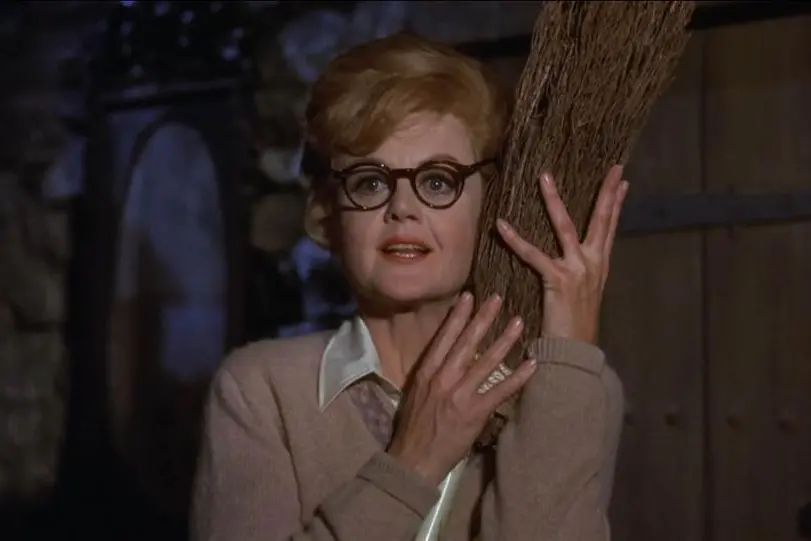 Angela Lansbury in Pomi d\\'ottone e manici di scopa (Webphoto)