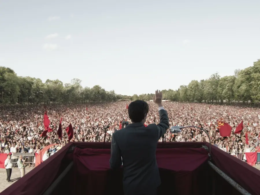 Berlinguer. La grande ambizione, Andrea Segre sfida l’agiografia e abbraccia l’umanesimo. Con un meraviglioso Elio Germano, premiato alla XIX Festa del Cinema di Roma