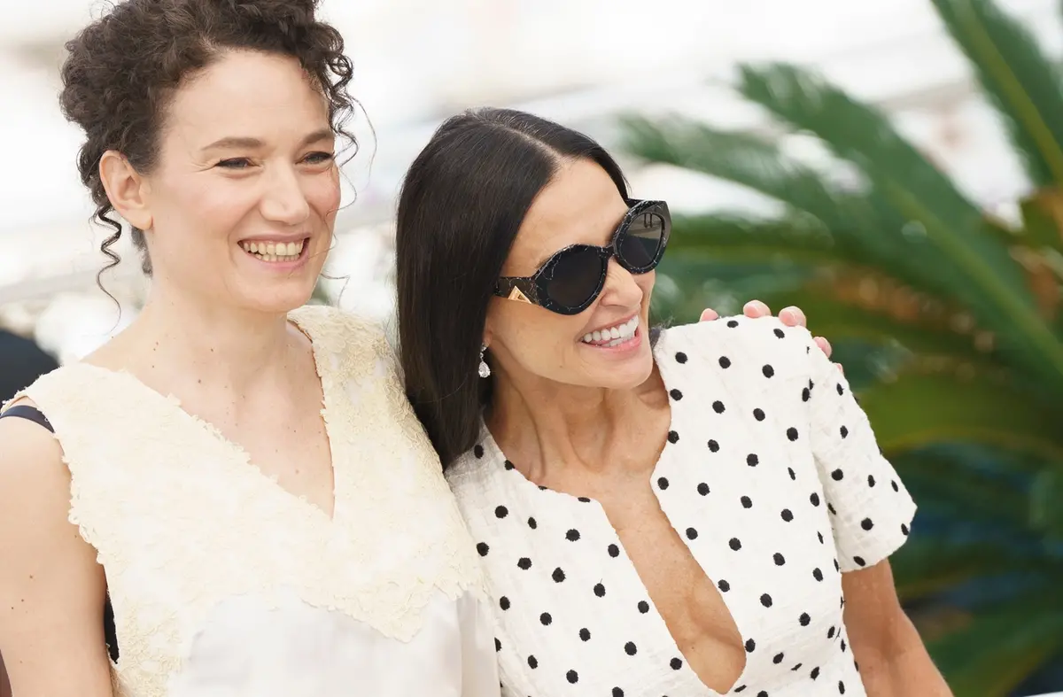 Coralie Fargeat e Demi Moore