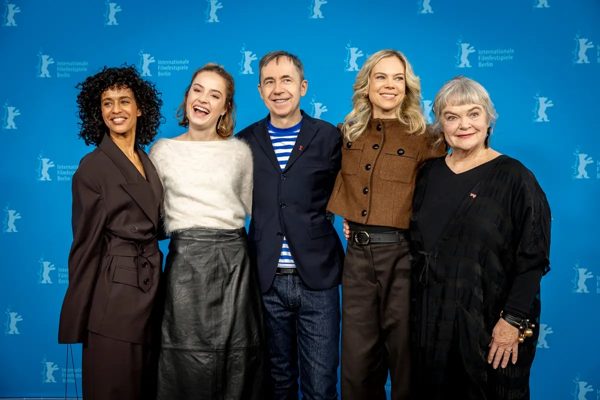 Presentazione di Dreams: da sinistra, Selome Emnetu, Ella \\u00D8verbye, il regista Dag Johan Haugerud, Ane Dahl Torp e Anne Marit Jacobsen , Richard H\\u00FCbner / Berlinale 2025