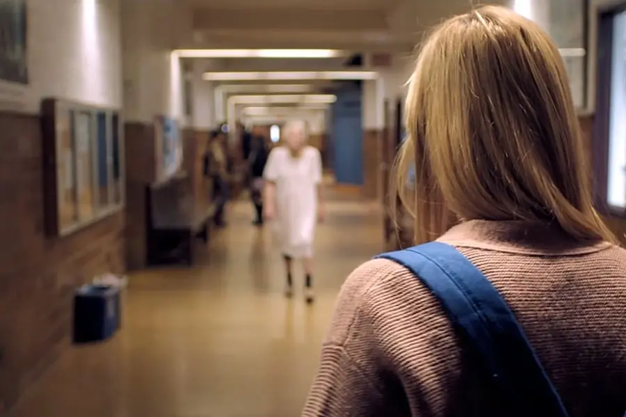 It Follows - WEBPHOTO