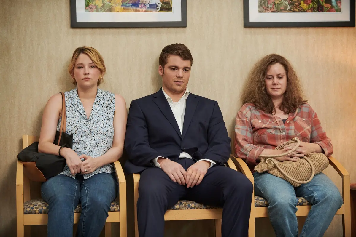 HILLBILLY ELEGY: (L to R) Haley Bennett (“Lindsay”), Gabriel Basso (J.D. Vance), Amy Adams (“Bev”). Photo Cr. Lacey Terrell/NETFLIX © 2020