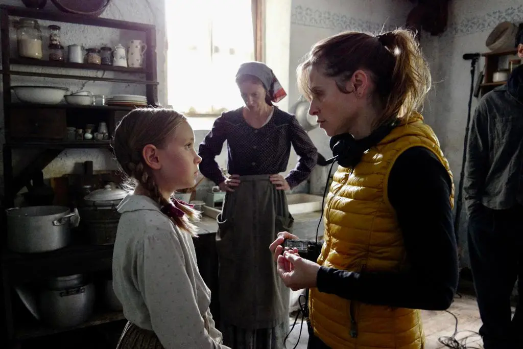 Anna Thaler, Roberta Rovelli e Maura Delpero sul set di Vermiglio