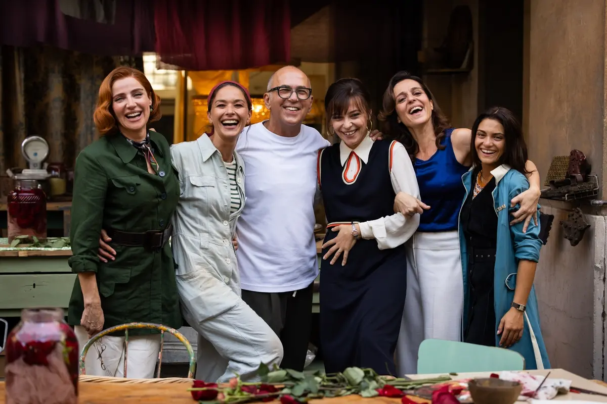 Luisa Ranieri, Nicole Grimaudo, Ferzan \\u00D6zpetek, Jasmine Trinca, Vanessa Scalera, Aurora Giovinazzo sul set di Diamanti , Stefania Casellato