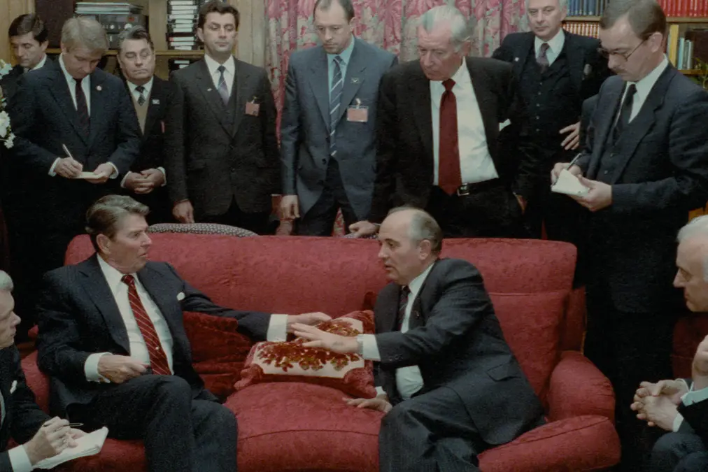 Turning Point: The Bomb and the Cold War. President Ronald Reagan Meeting with Mikhail Gorbachev at the Geneva Summit in 1985. Cr. Courtesy of Netflix