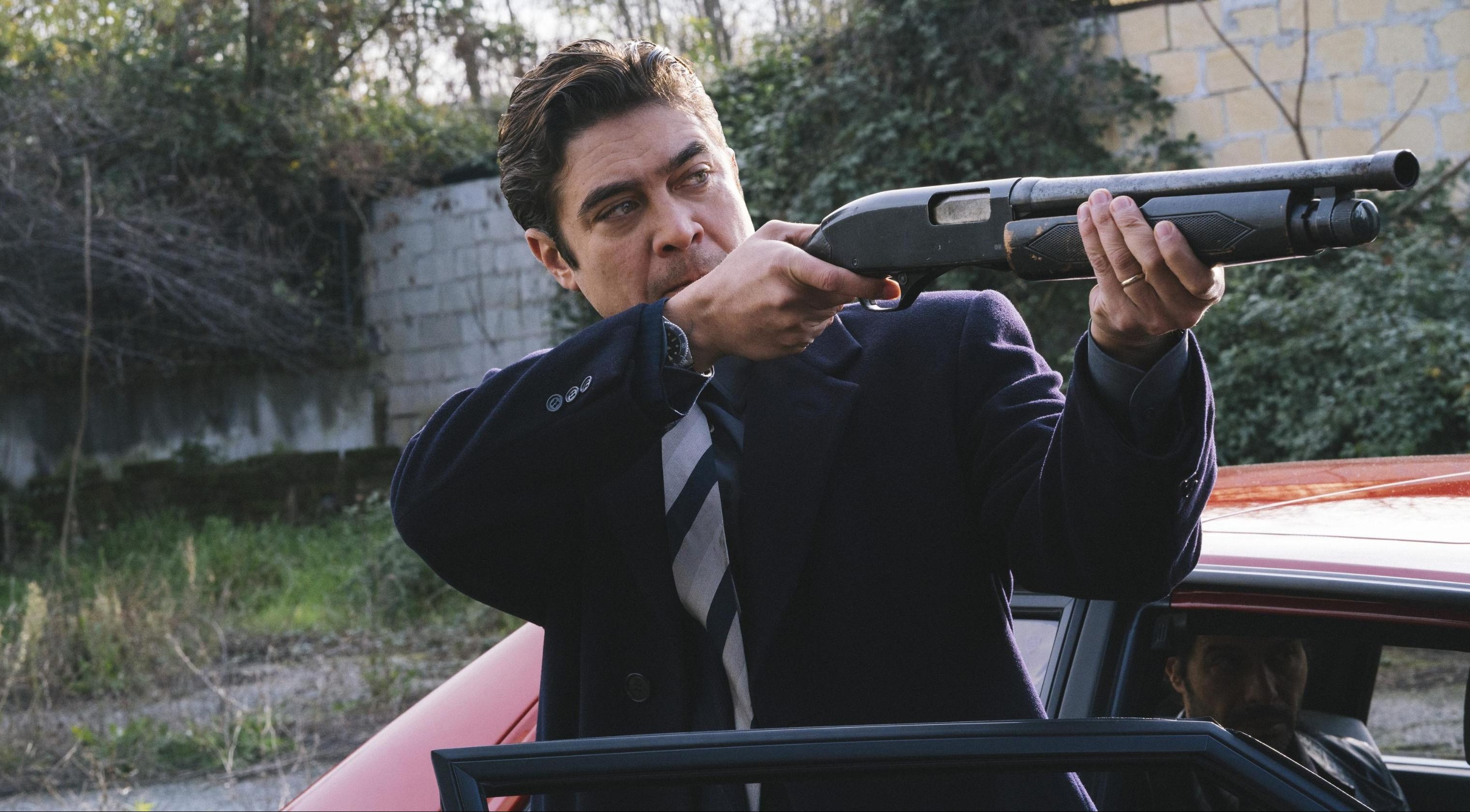 Lo Spietato Film 2019 Recensione Regia Di Renato De Maria Con Riccardo Scamarcio Sara Serraiocco Nelle Sale Dall 8 Aprile 2019